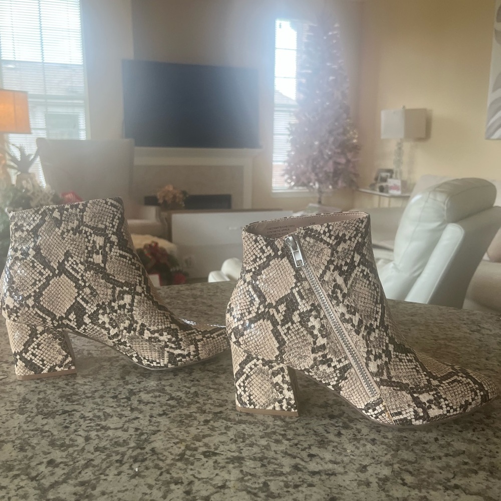 Steve Madden Ankle Boots sz 8.5 - Picture 2 of 8